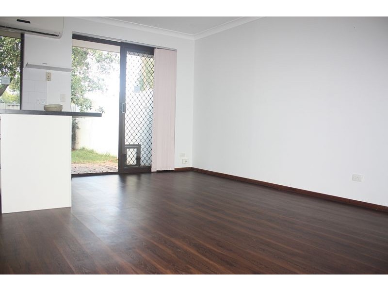 8/13 Bray Pl, Beechboro WA 6063