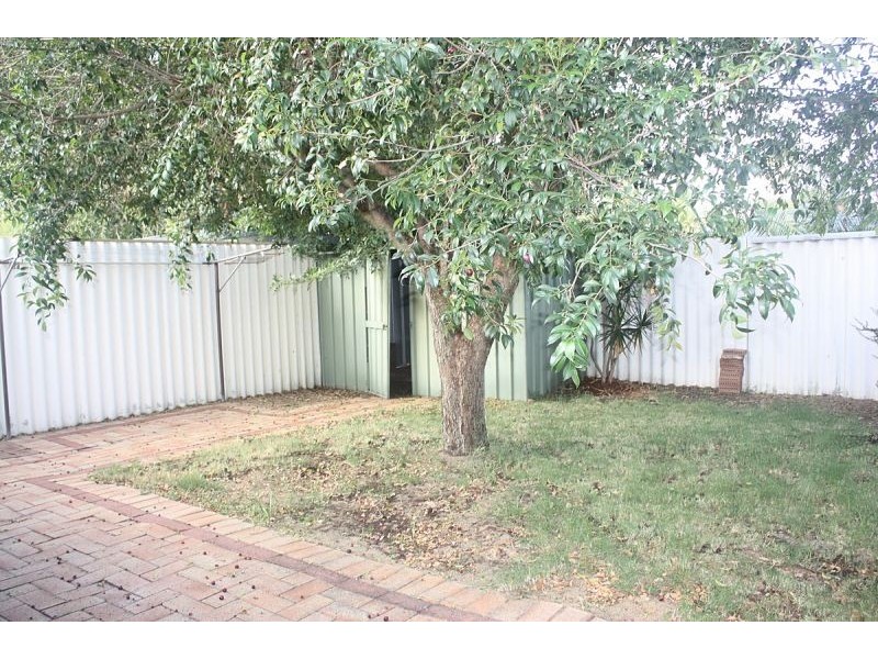 8/13 Bray Pl, Beechboro WA 6063