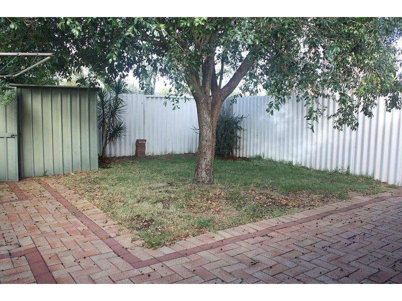 8/13 Bray Pl, Beechboro WA 6063