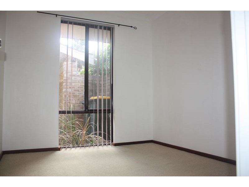 8/13 Bray Pl, Beechboro WA 6063