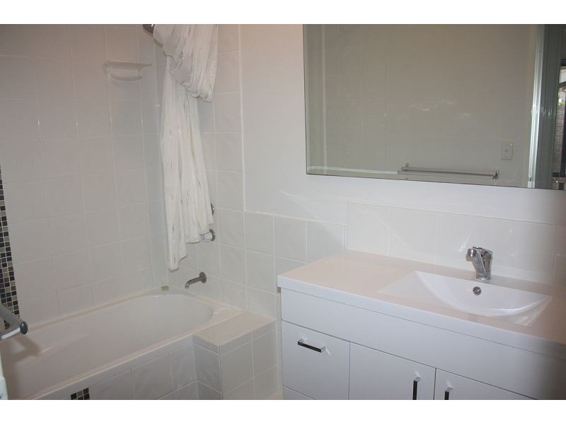 8/13 Bray Pl, Beechboro WA 6063