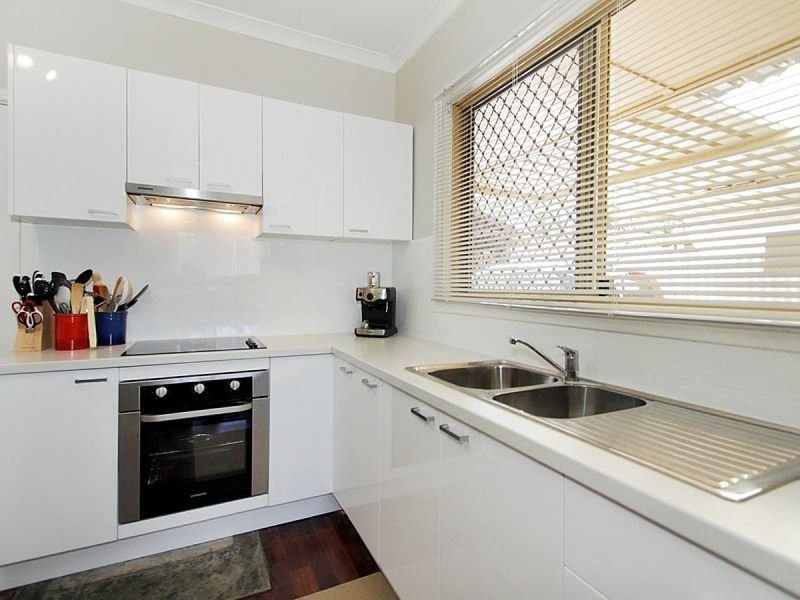 32 Dorcas Way, Coolbellup WA 6163