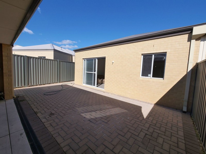 11 Bellini Gdns, Alkimos WA 6038