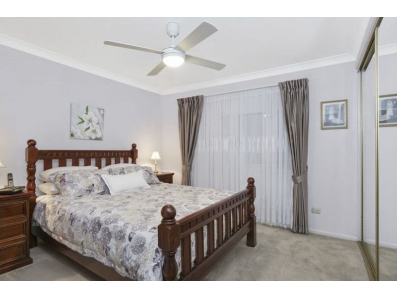 18 Wyong Rd, Berkeley Vale NSW 2261