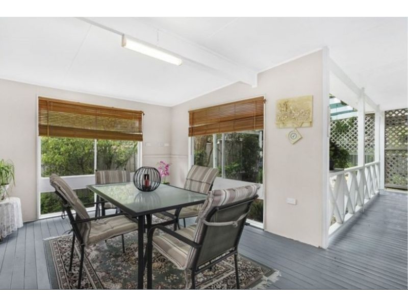 18 Wyong Rd, Berkeley Vale NSW 2261