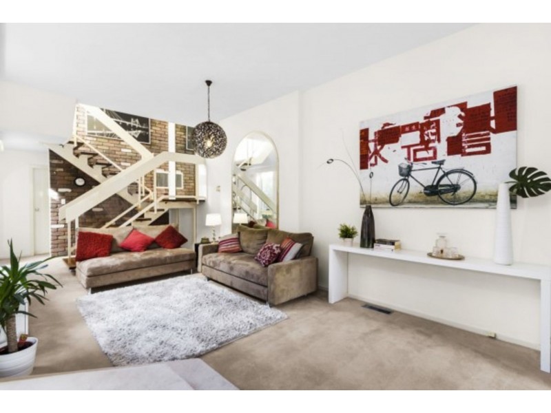 107 Barkly St, Carlton VIC 3053