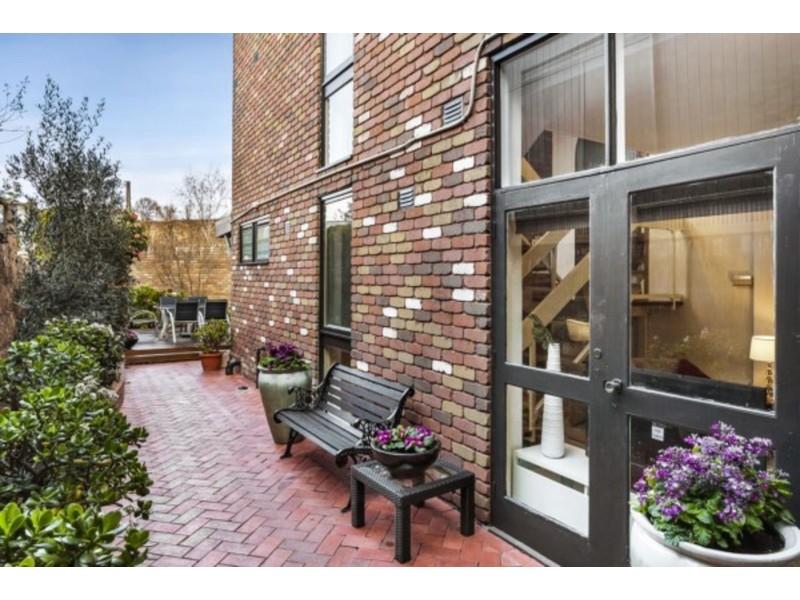 107 Barkly St, Carlton VIC 3053