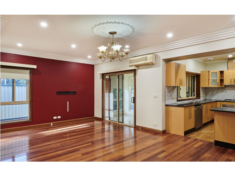 31 Alexandra Ave, Westmead NSW 2145