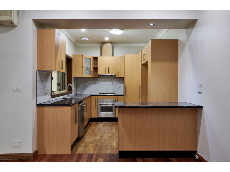 31 Alexandra Ave, Westmead NSW 2145