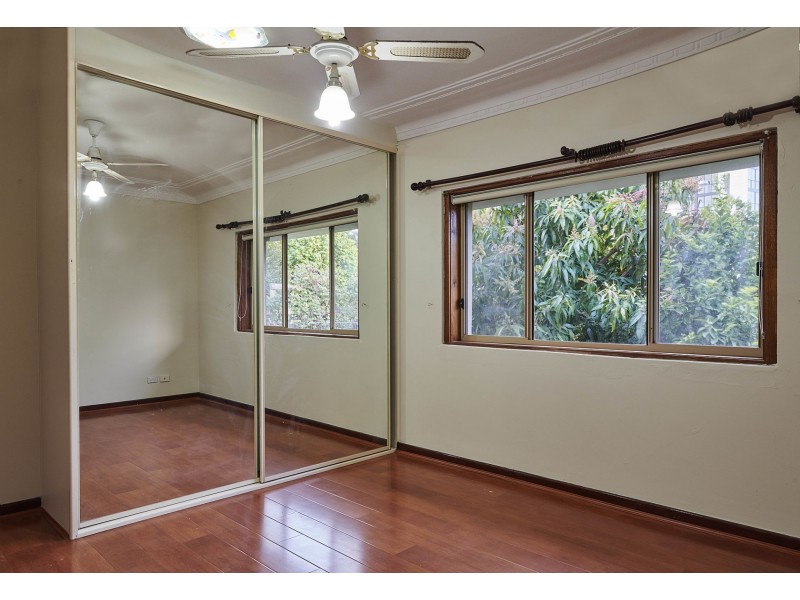 31 Alexandra Ave, Westmead NSW 2145