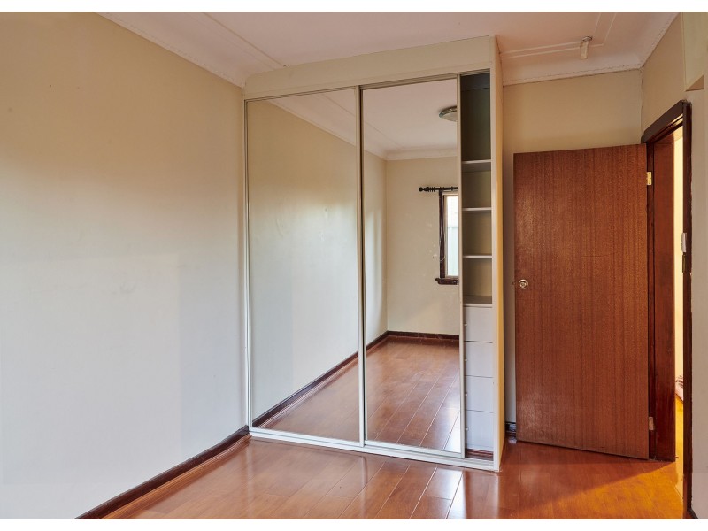 31 Alexandra Ave, Westmead NSW 2145