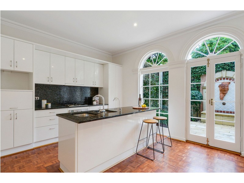 18 Sherwood Cl, North Adelaide SA 5006