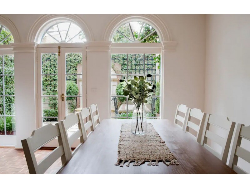 18 Sherwood Cl, North Adelaide SA 5006