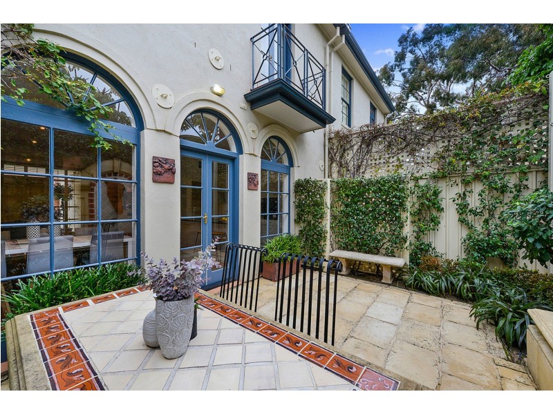 18 Sherwood Cl, North Adelaide SA 5006