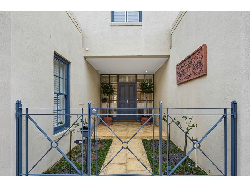 18 Sherwood Cl, North Adelaide SA 5006