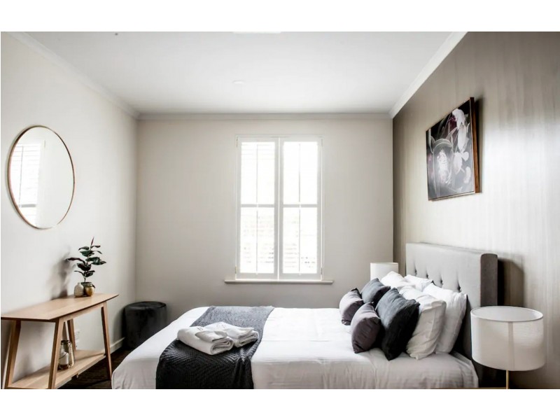 18 Sherwood Cl, North Adelaide SA 5006