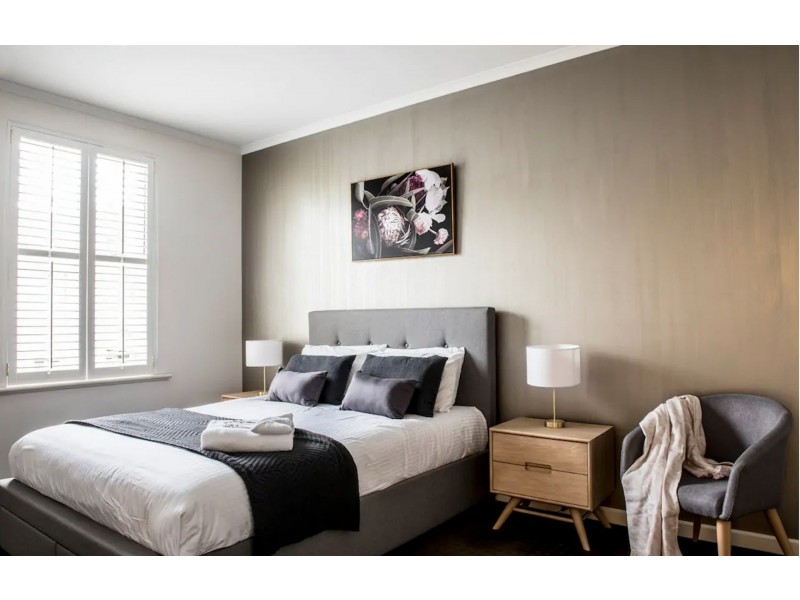 18 Sherwood Cl, North Adelaide SA 5006