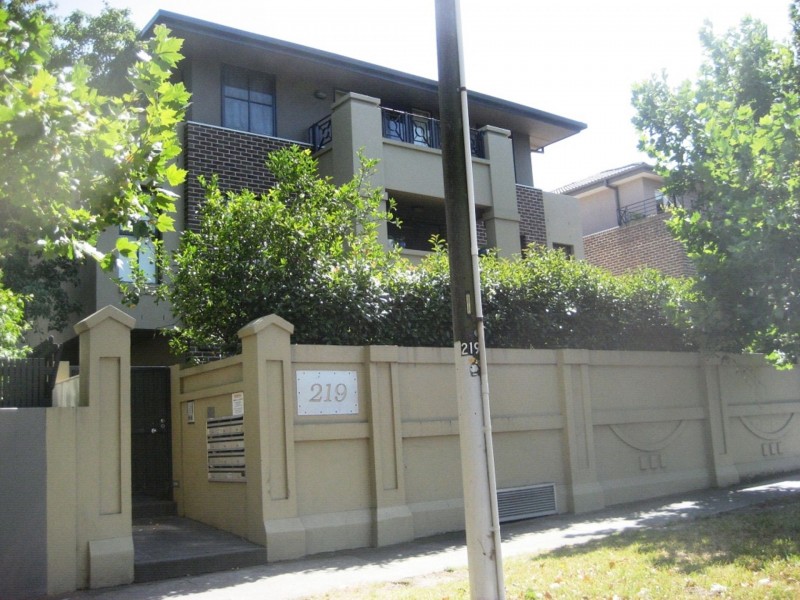 8/219 Dandenong Rd, Windsor VIC 3181