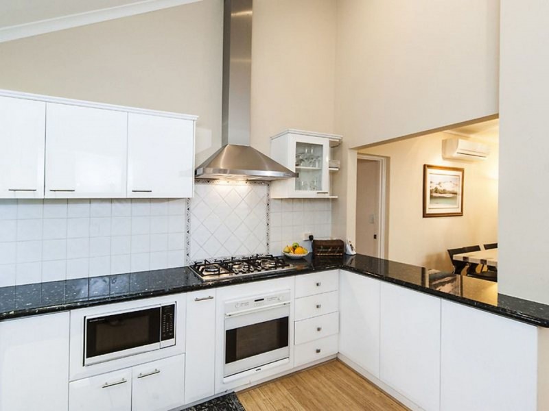 19 Mount View Tce, Mount Pleasant WA 6153