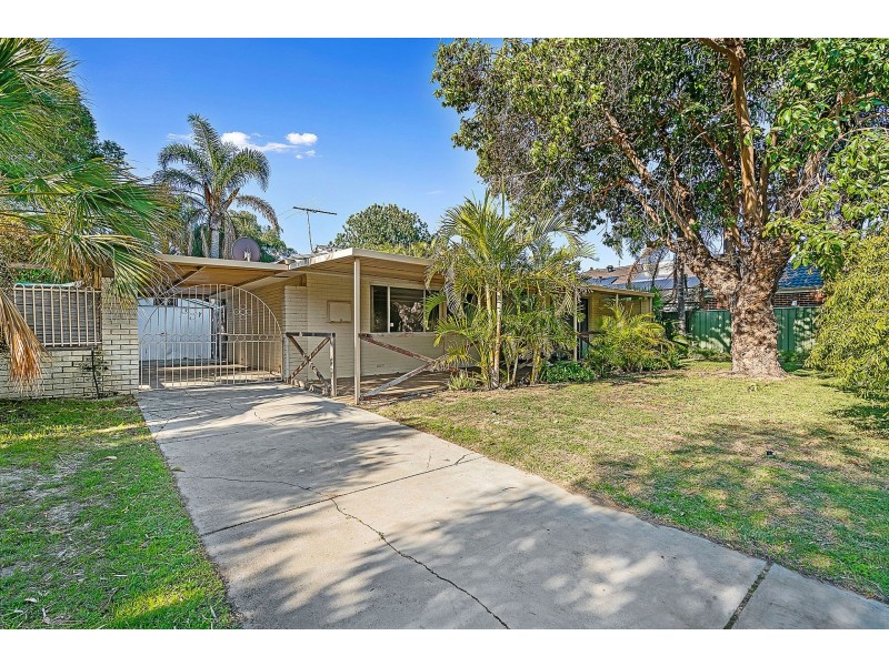 36 Thompson Dr, Wanneroo WA 6065