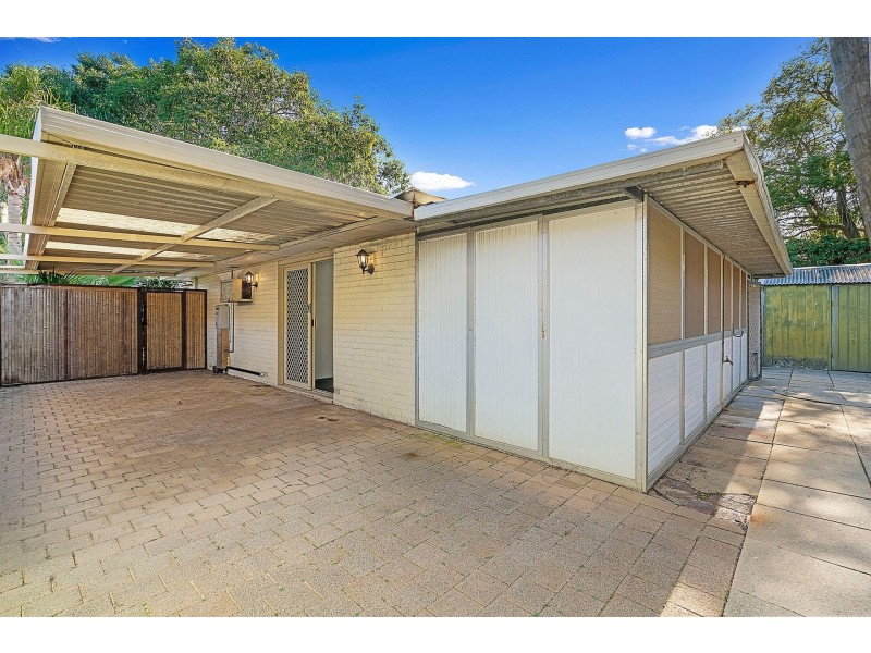 36 Thompson Dr, Wanneroo WA 6065