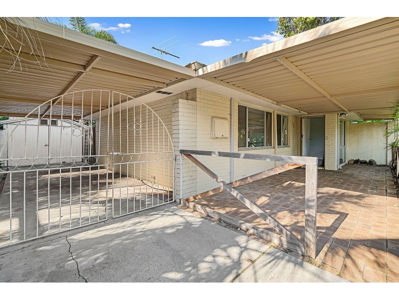 36 Thompson Dr, Wanneroo WA 6065