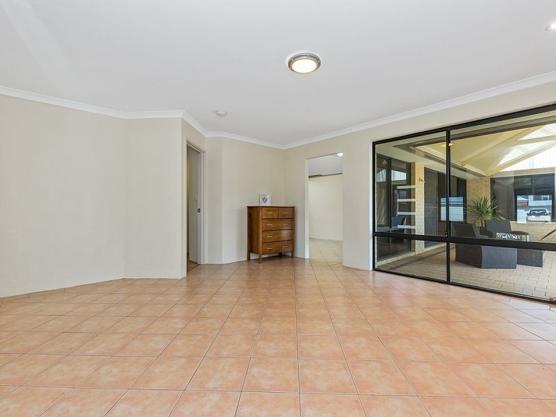 53A Laurie St, Cloverdale WA 6105