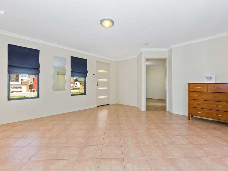 53A Laurie St, Cloverdale WA 6105