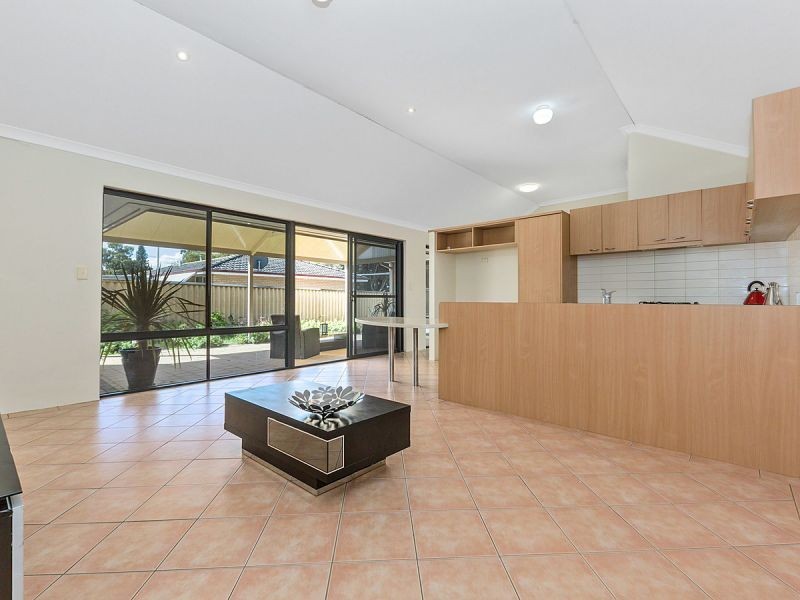 53A Laurie St, Cloverdale WA 6105