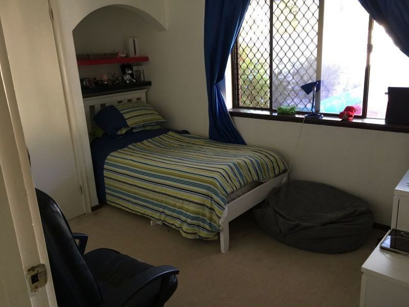 32 Backhouse Rd, Kingsley WA 6026