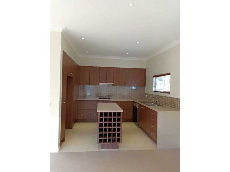 8 Ikon Dr, Point Cook VIC 3030