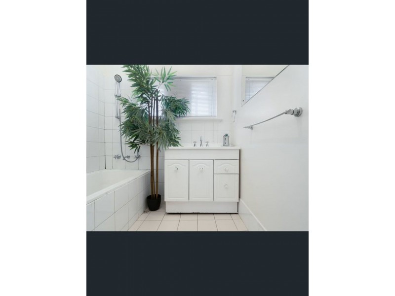 6 Torrens Cres, Pennington SA 5013