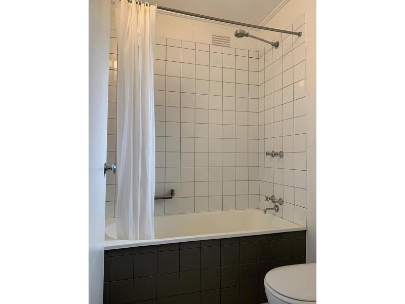 B25/65 O’Shanassy St, North Melbourne VIC 3051