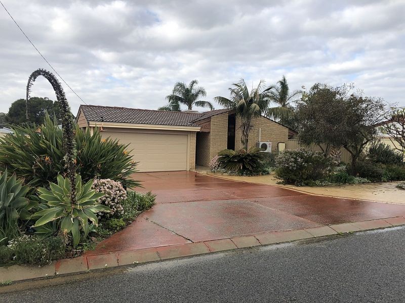 4 Lockeville Cl, Beldon WA 6027