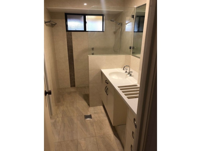 4 Lockeville Cl, Beldon WA 6027