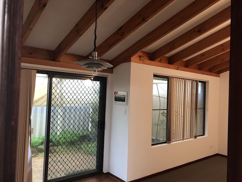 4 Lockeville Cl, Beldon WA 6027