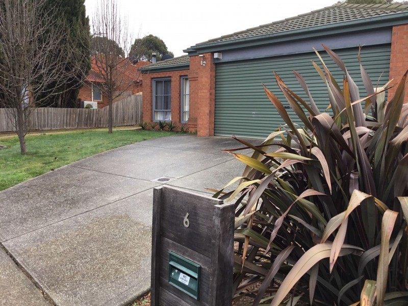 6 The Boulevard, Gisborne VIC 3437