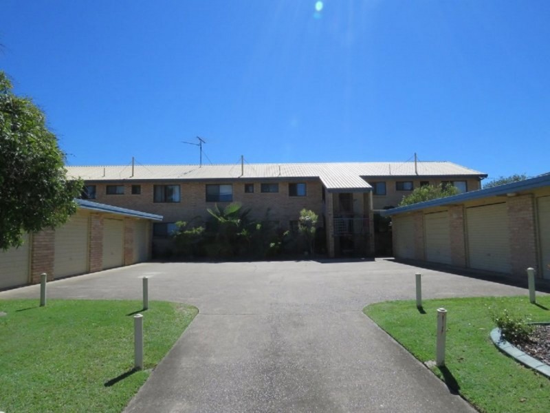 2/16 Akeringa Pl, Mooloolaba QLD 4557