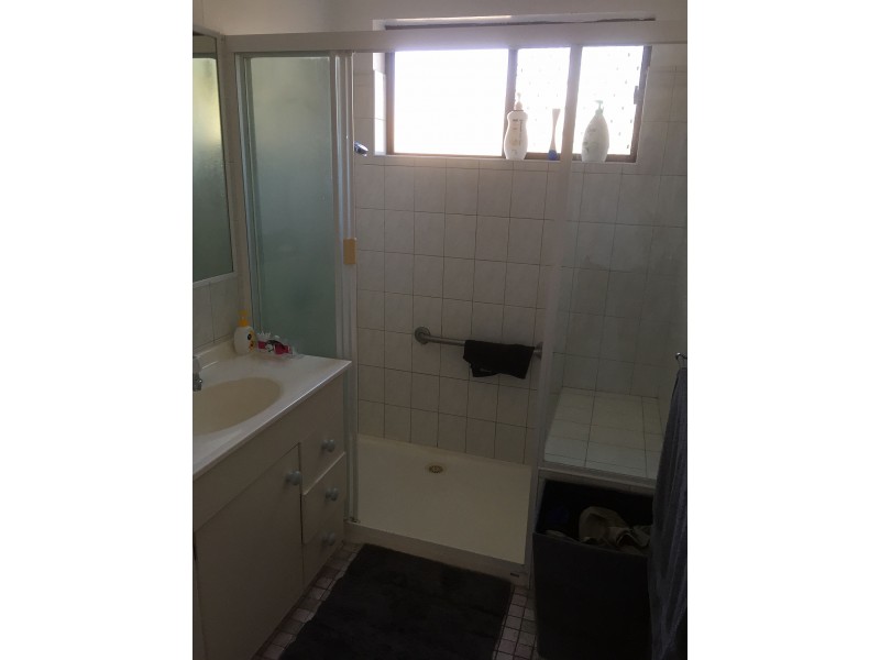 2/16 Akeringa Pl, Mooloolaba QLD 4557