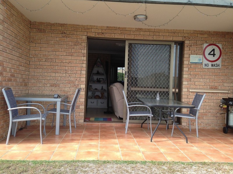 2/16 Akeringa Pl, Mooloolaba QLD 4557