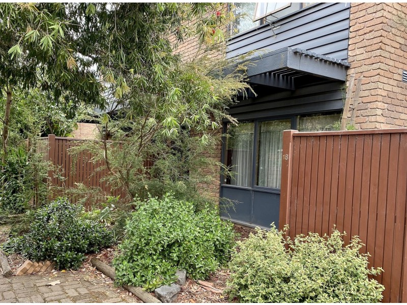 18/201 Graham St, Port Melbourne VIC 3207