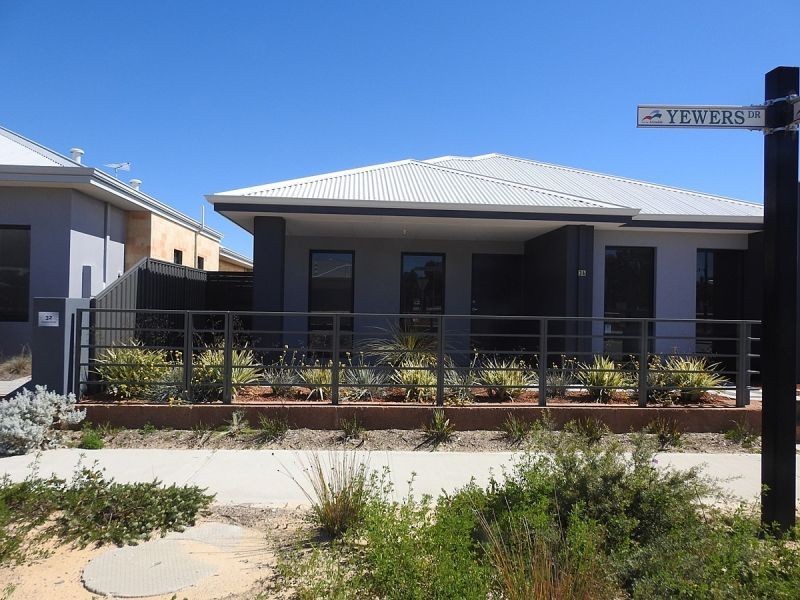 34 Yewers Dr, Champion Lakes WA 6111