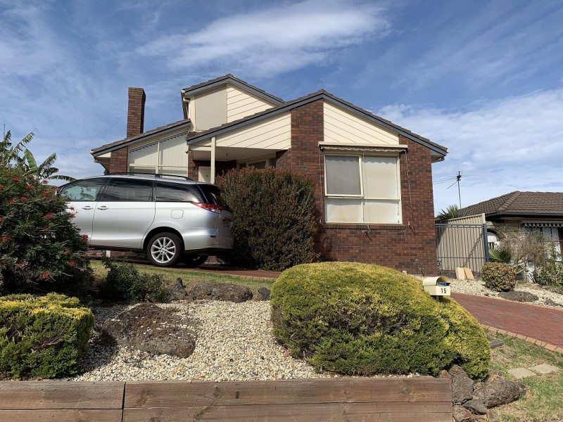 15 Evonne Ct, Endeavour Hills VIC 3802