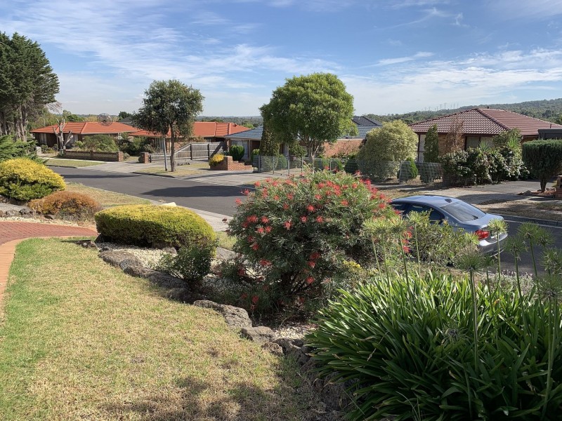 15 Evonne Ct, Endeavour Hills VIC 3802