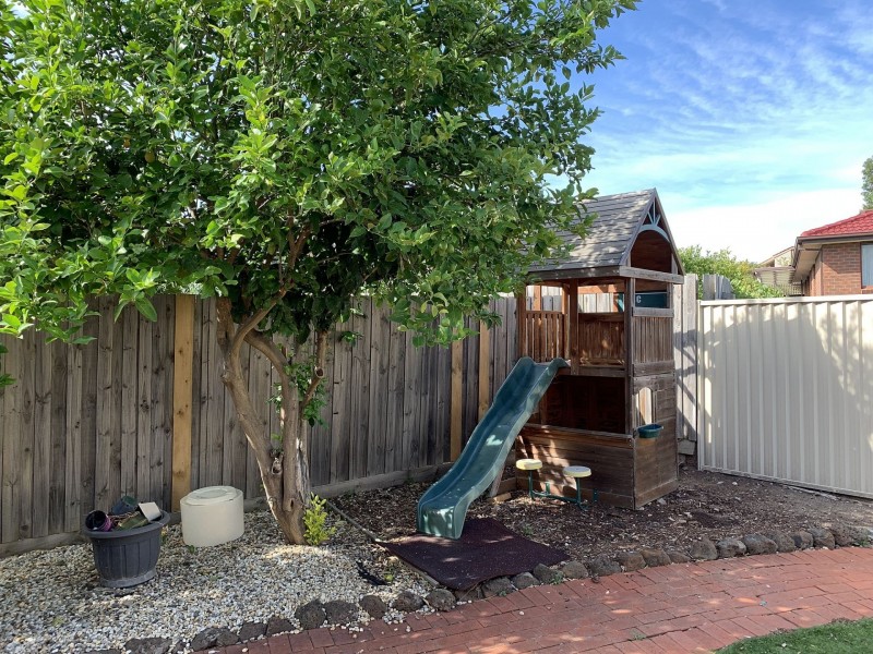 15 Evonne Ct, Endeavour Hills VIC 3802