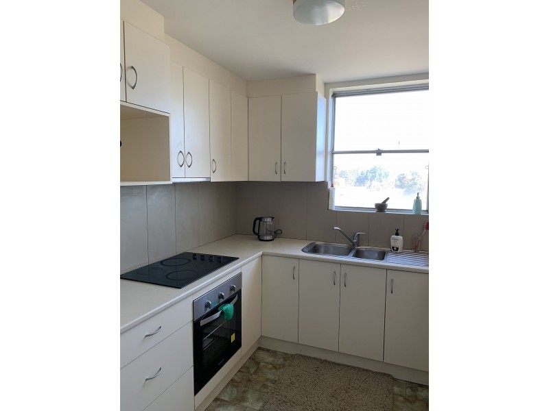 52/16 Leeder St, Glendalough WA 6016