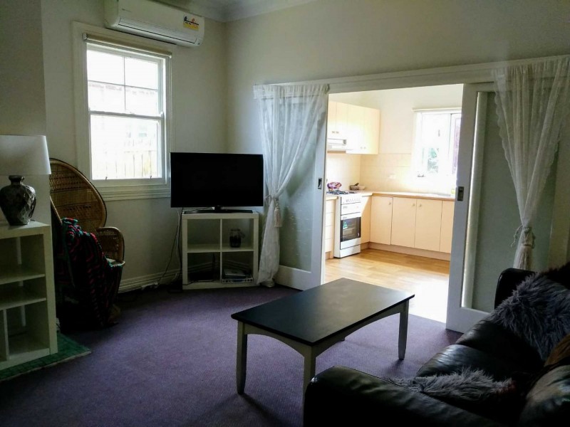 8 Gregory Gr, Preston VIC 3072
