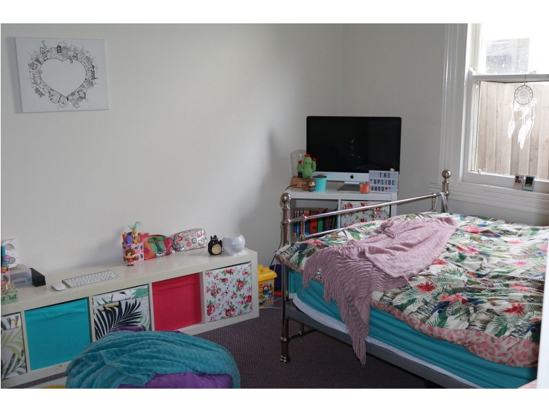 8 Gregory Gr, Preston VIC 3072