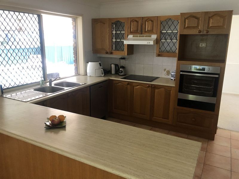 42 Melaleuca Cres, Rothwell QLD 4022