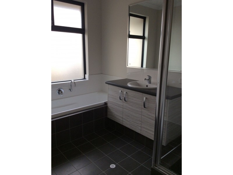 53B Paris Rd, Australind WA 6233